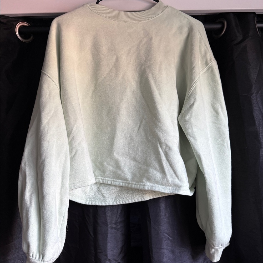Universal Thread Mint Green Sweatshirt